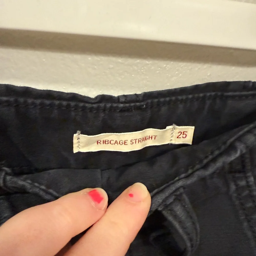 Levi’s Ribcage Straight - Picture 2 of 4